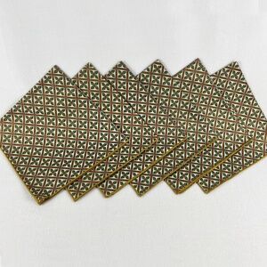 Holly Print Dinner Napkins – 6 Pieces